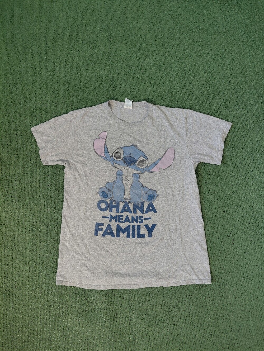 VINTAGE 2004 Disney Lilo & Stitch "Ohana Means Family" Movie Cartoon Y2K Gray T